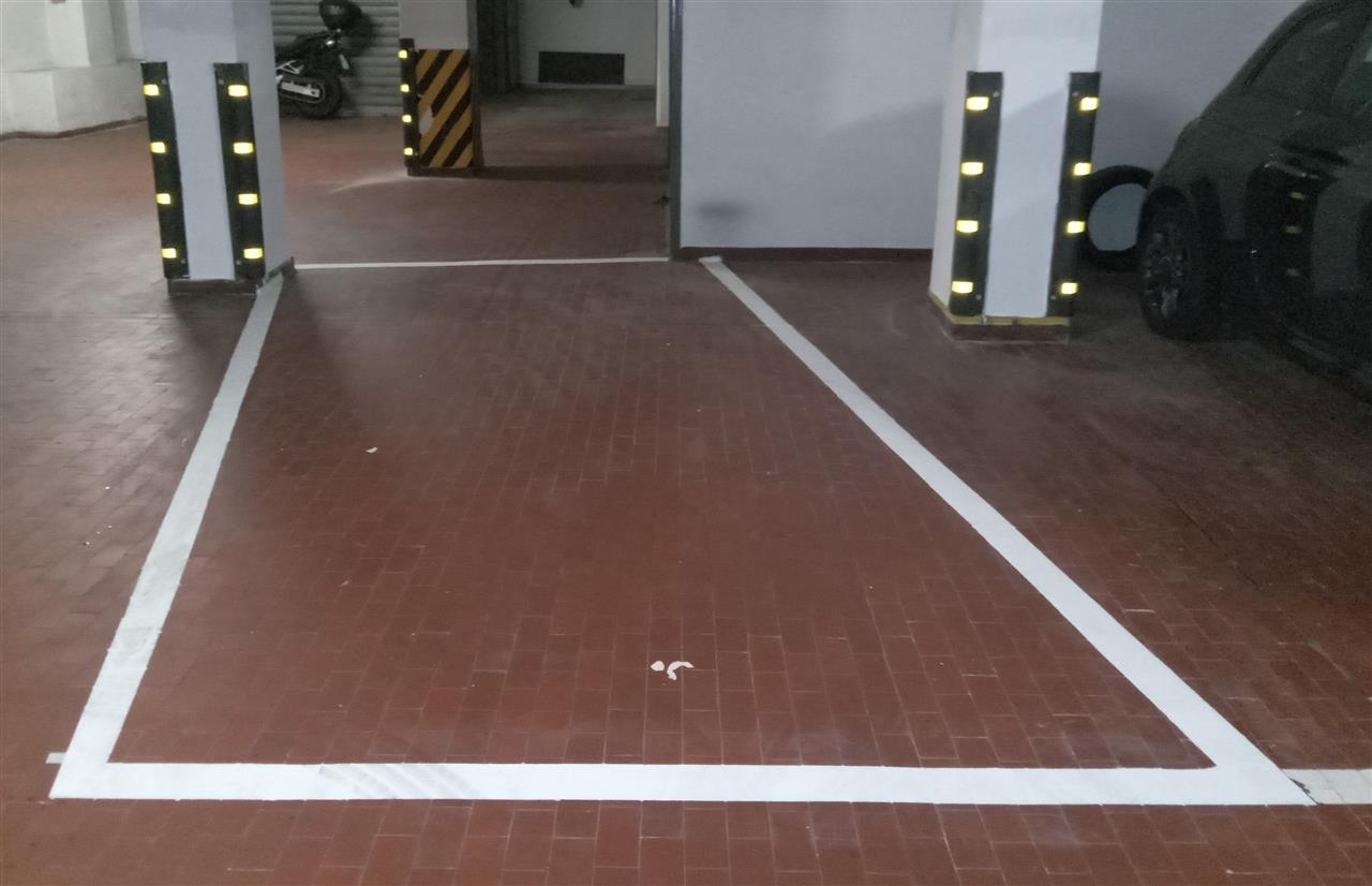 POSTO AUTO - Autobox Via La Spezia 64R GENOVA