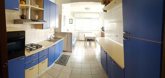 Affitto spazioso attico panoramico ideale per vacanze con famiglia in Borghetto Santo Spirito (Sv)