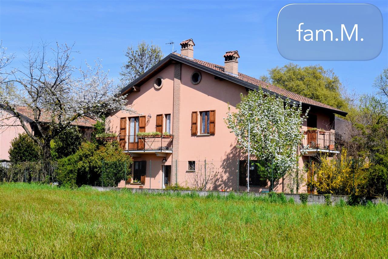 VAPRIO SUD � Villa Unifamiliare con 550 mq di giardino � Privato Vende