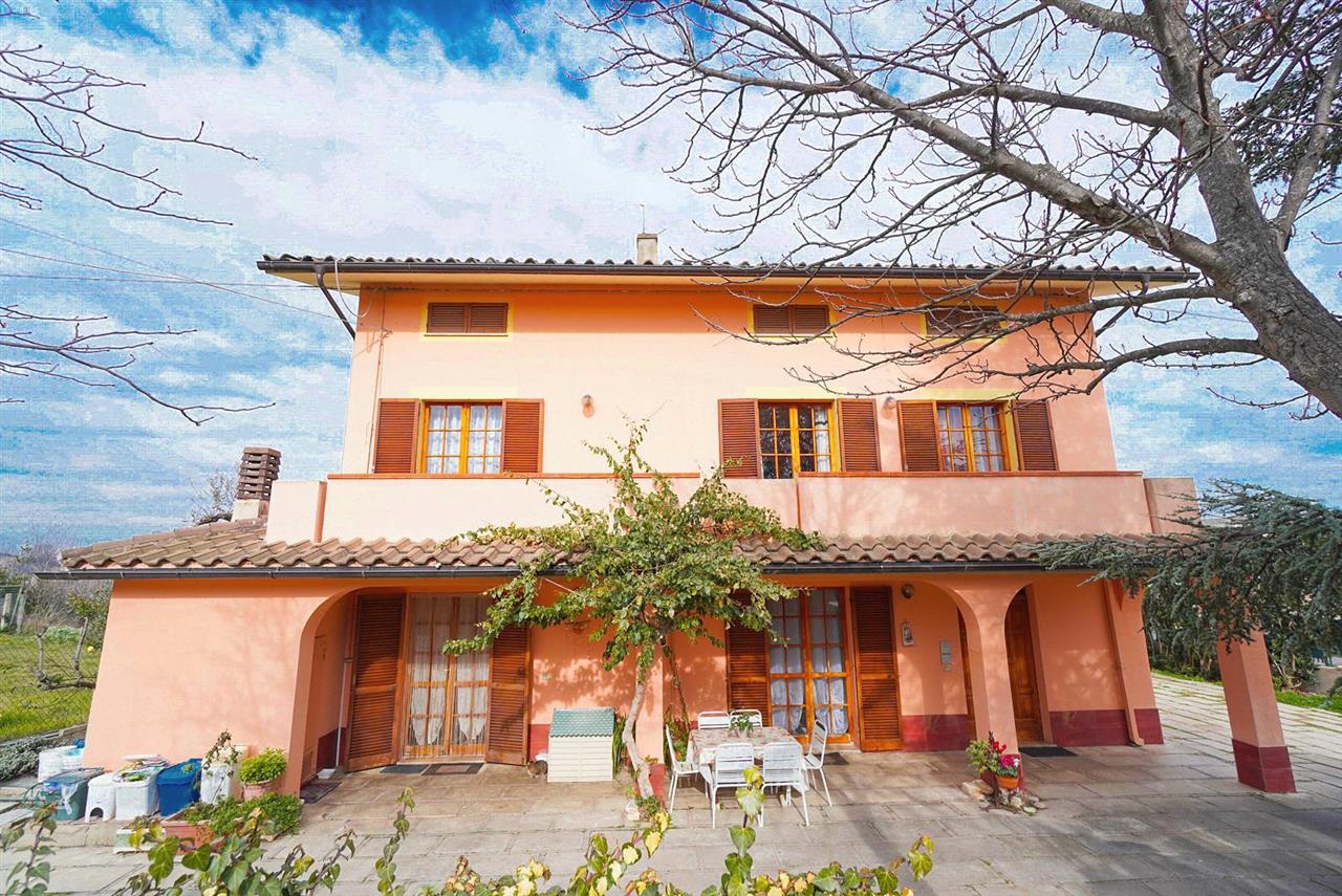 Mosciano Sant'Angelo, casa bifamiliare.