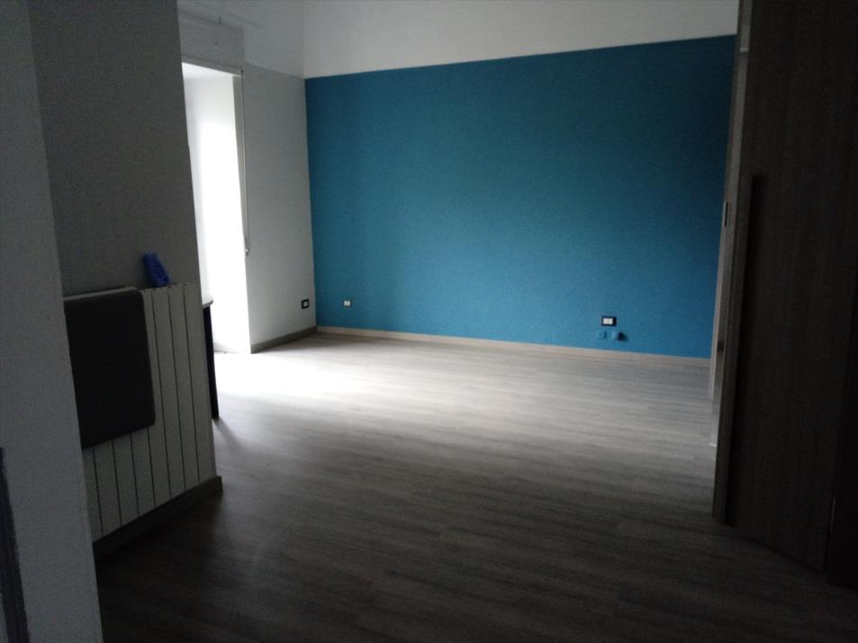 In vendita � Bilocale 60 mq, 1� piano, in zona centralissima