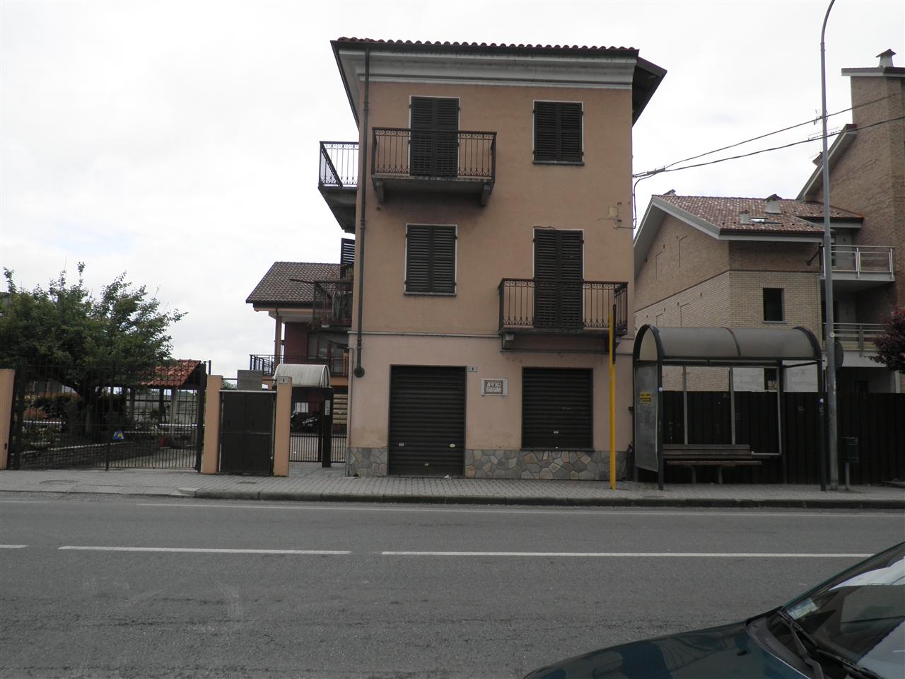 AFFITTASI BILOCALE + SERVIZIO USO UFFICIO