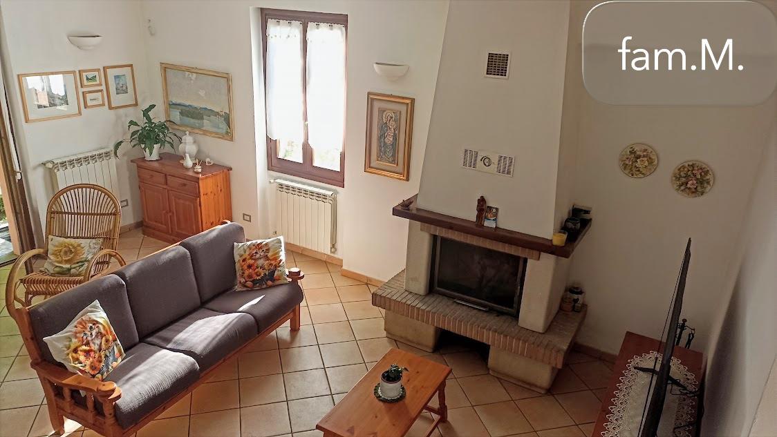 VAPRIO SUD � Villa Unifamiliare con 550 mq di giardino � Privato Vende