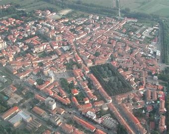 Locale commerciale in affitto a Borgo San Lorenzo