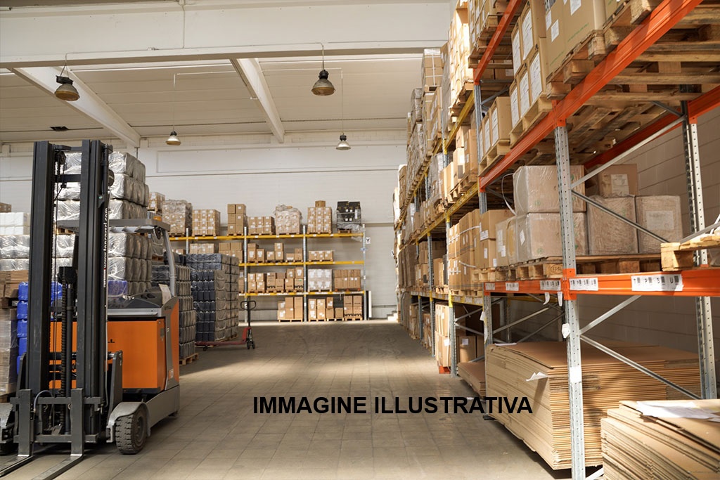 Capannone in affitto a Calenzano