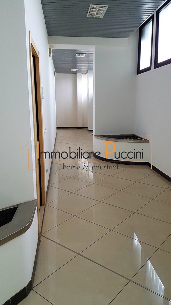 Ufficio in affitto a Calenzano