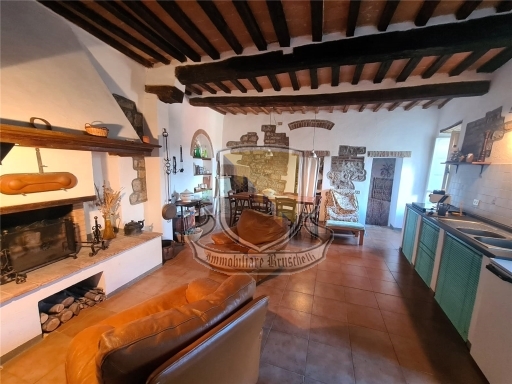 Quadrilocale in vendita a Montieri