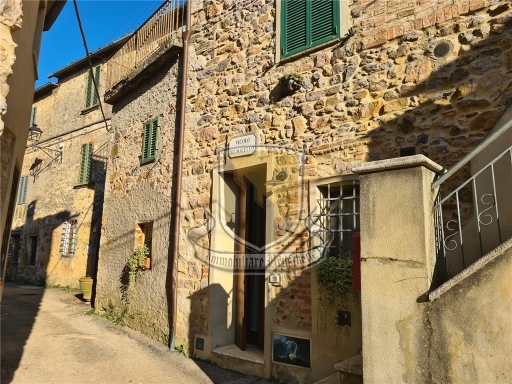 Villa con terrazzo, Monticiano iesa