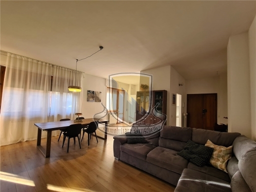 Appartamento con terrazzi, Sovicille rosia