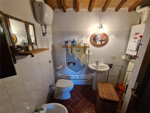 Rustico con giardino a Chiusdino