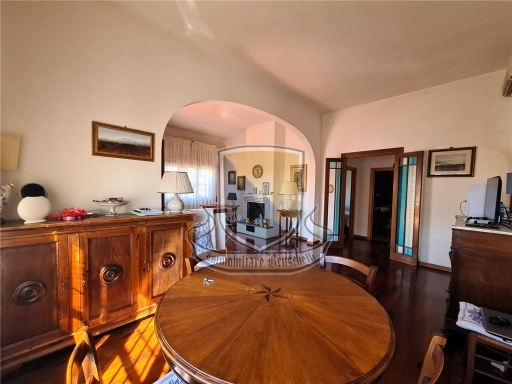 Villa con giardino, Siena porta romana