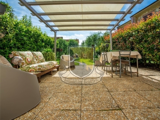 Villa con giardino, Murlo vescovado
