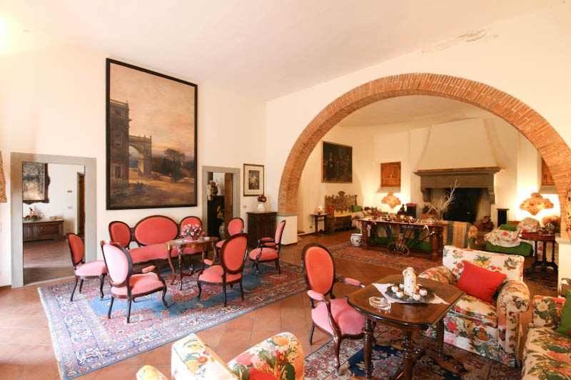 Stabile/Palazzo con giardino in san zeno, Arezzo