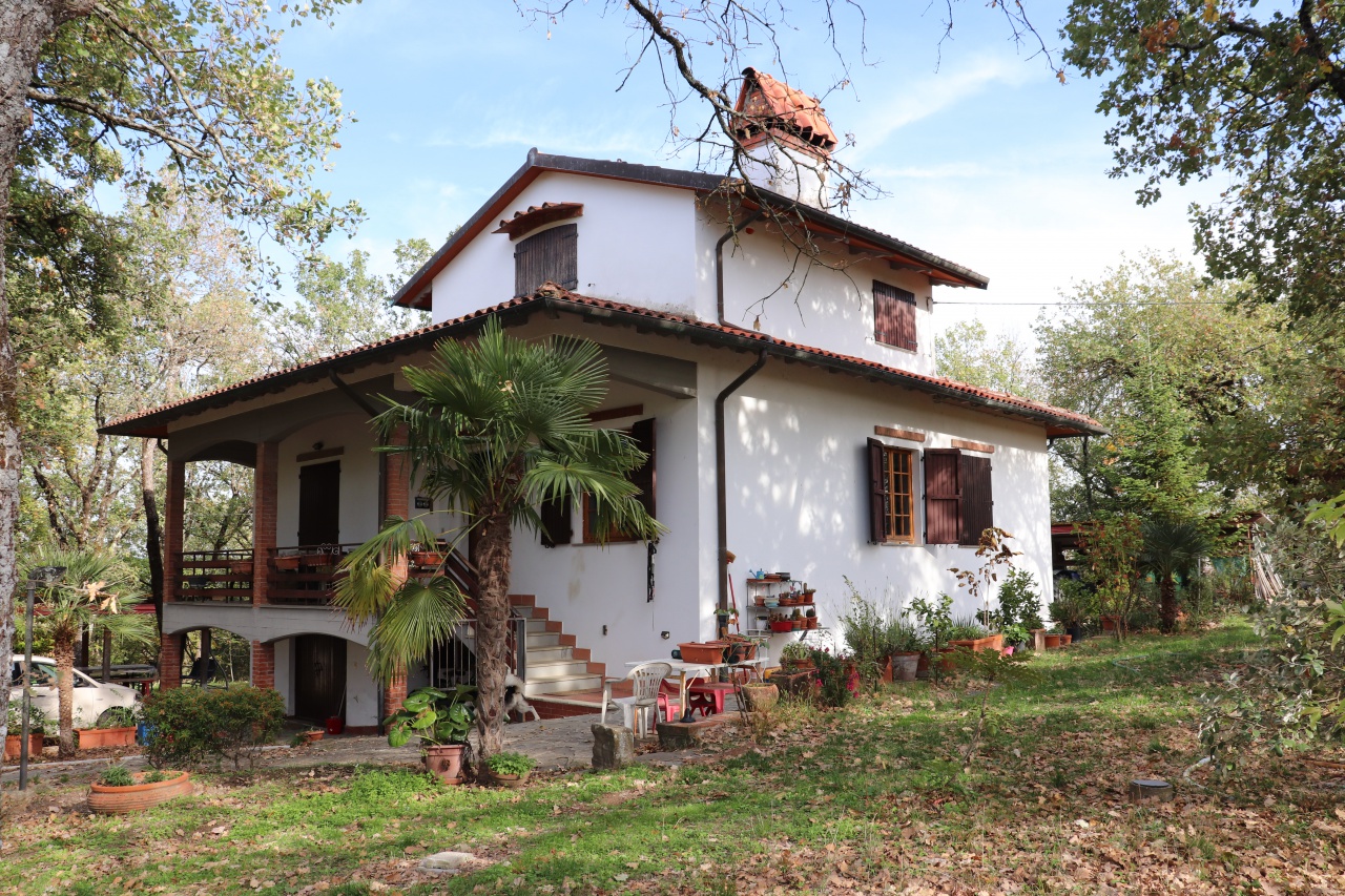 Villa con giardino a Civitella in Val di Chiana