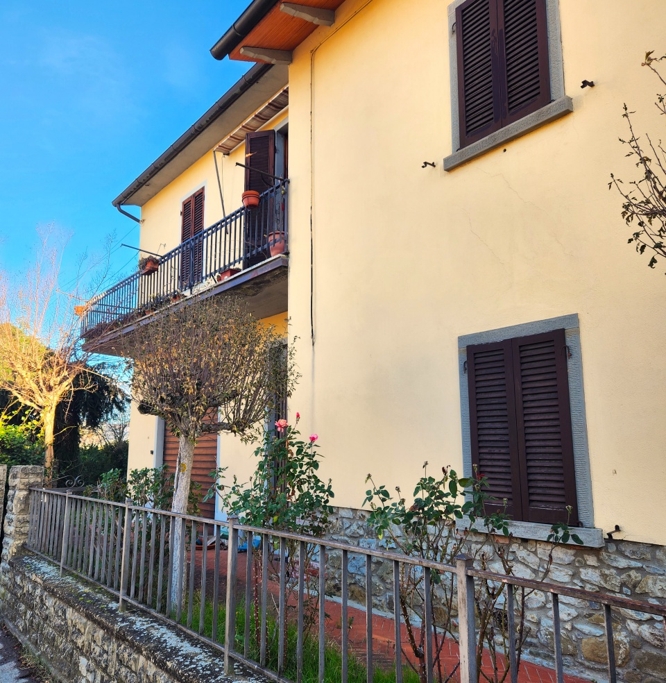 Casa indipendente con giardino a Arezzo