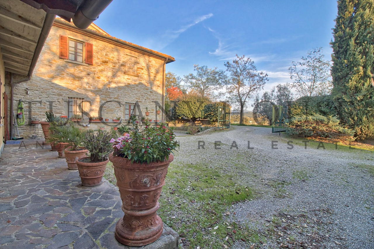 Casa indipendente con giardino a Arezzo