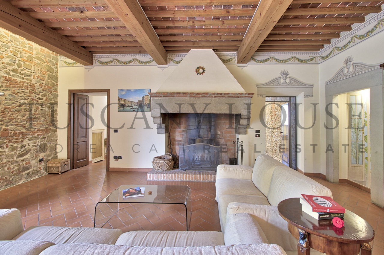 Casa indipendente con giardino in zona vignale, Arezzo