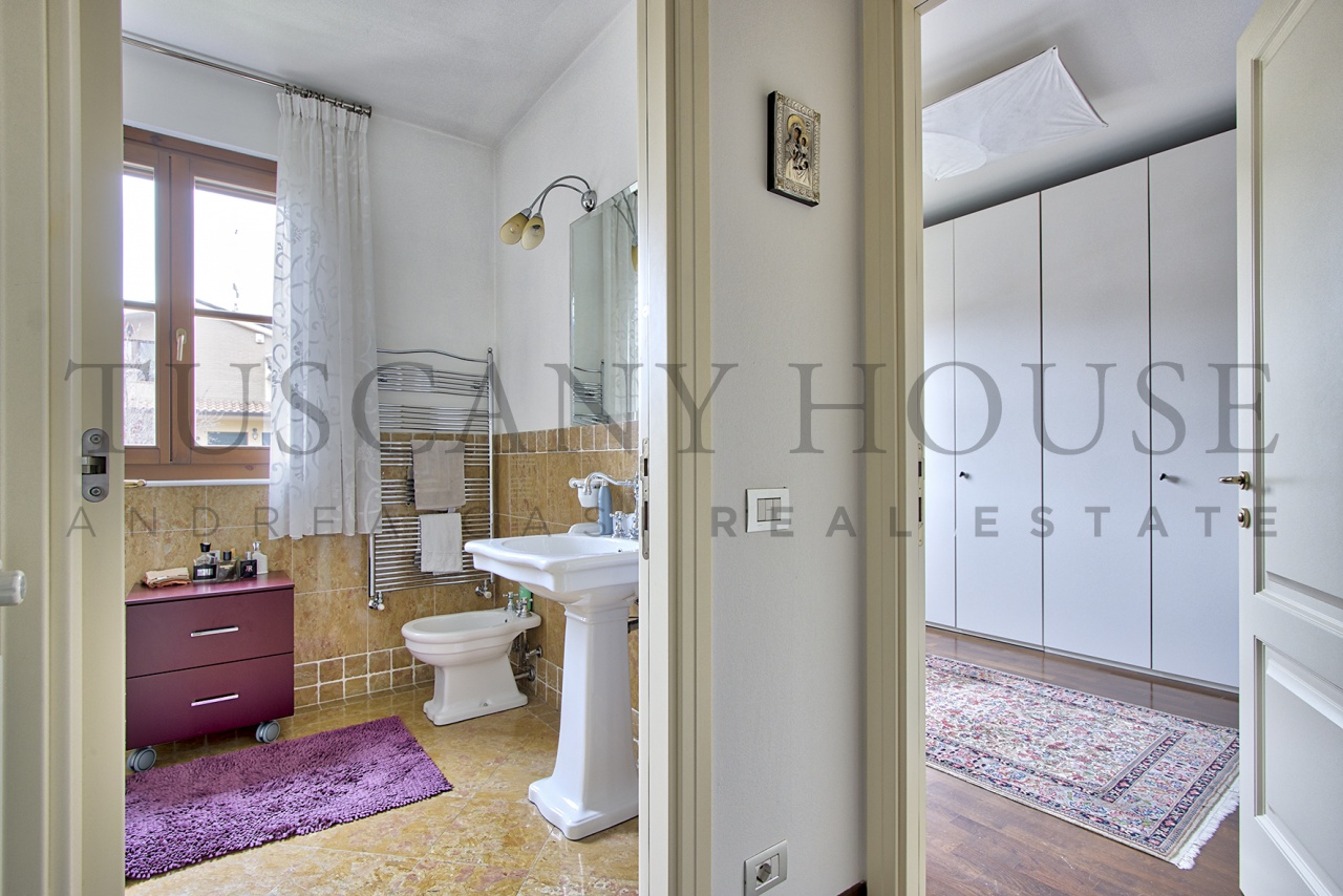 Casa indipendente con giardino a Arezzo