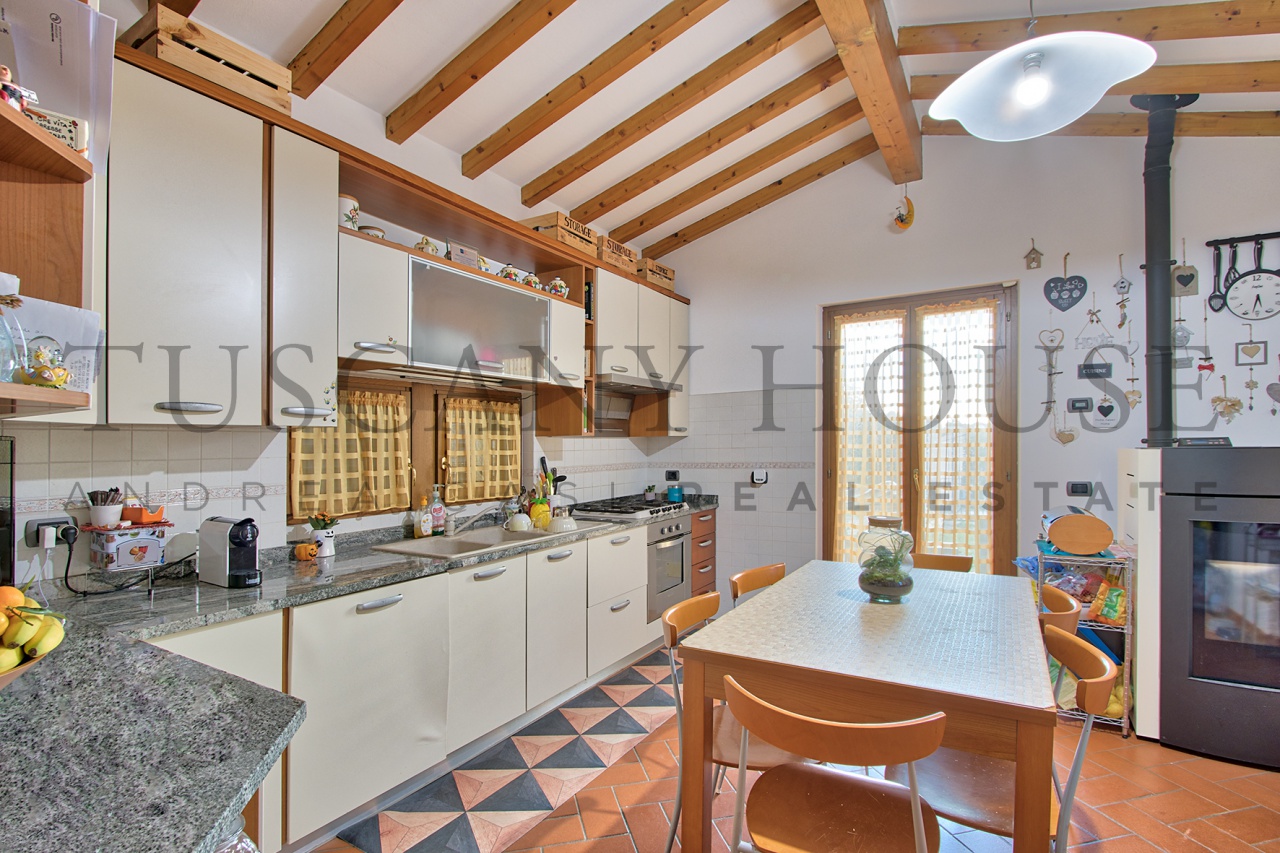 Casa indipendente con giardino a Arezzo