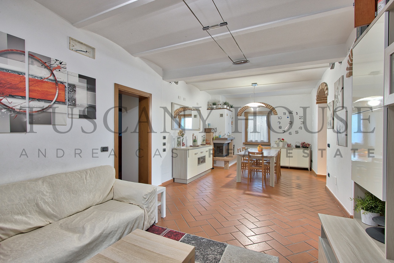 Casa indipendente con giardino a Arezzo