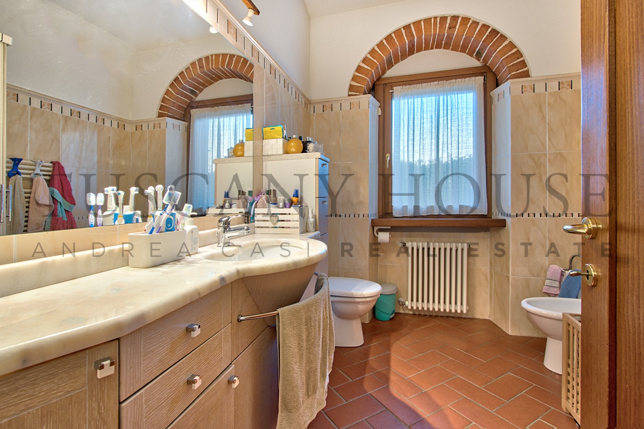 Casa indipendente con giardino a Arezzo