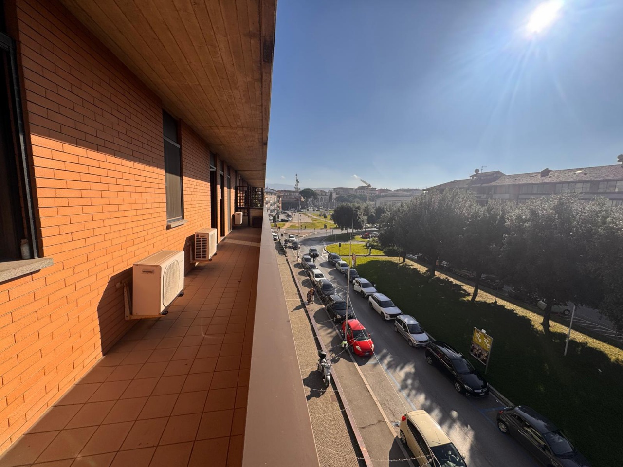 Ufficio con terrazzo in parco montefalco, Arezzo