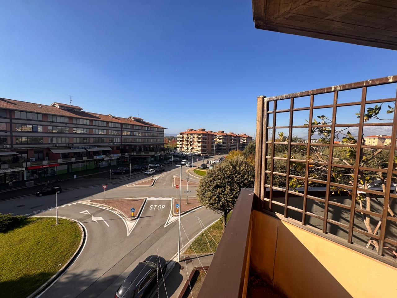 Ufficio con terrazzo in parco montefalco, Arezzo