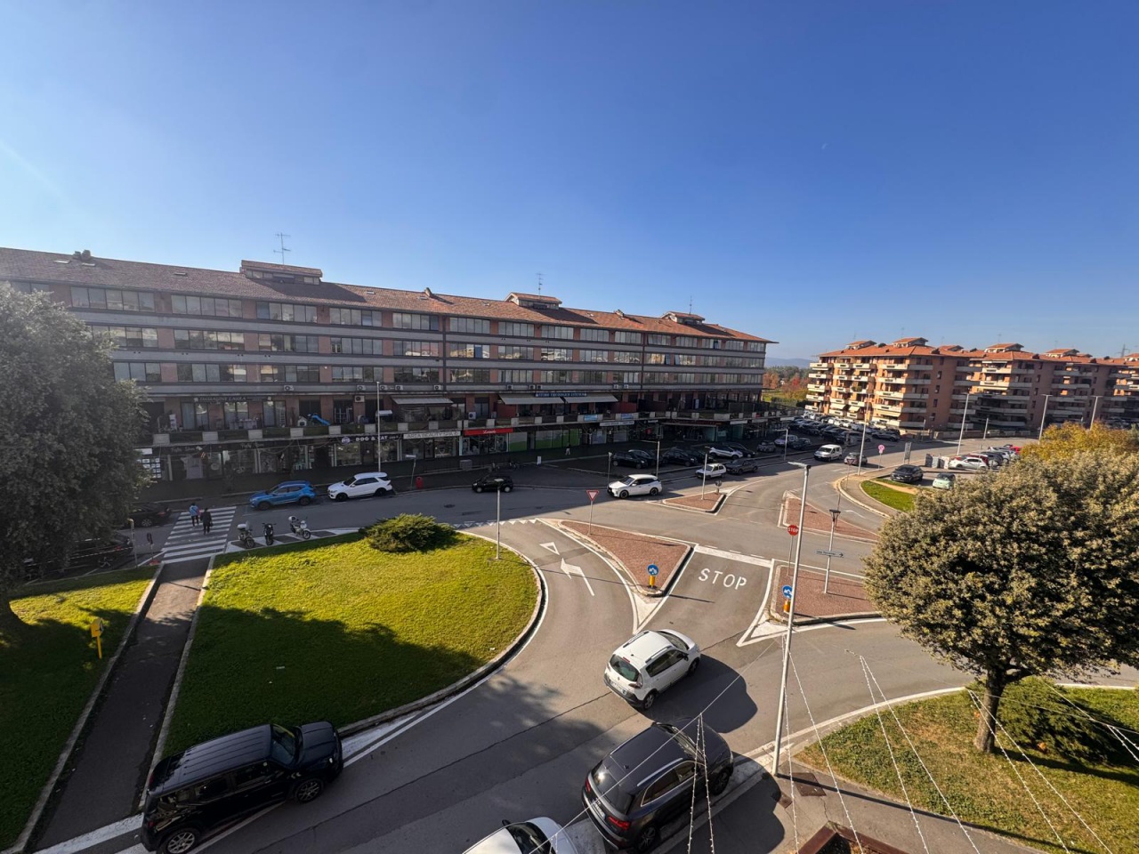 Ufficio con terrazzo in parco montefalco, Arezzo
