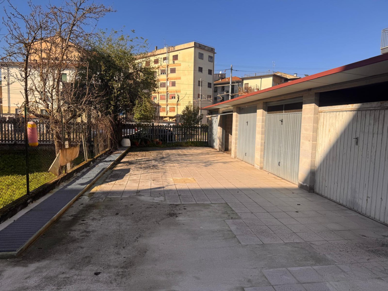 Box/Garage 40mq in vendita a Arezzo