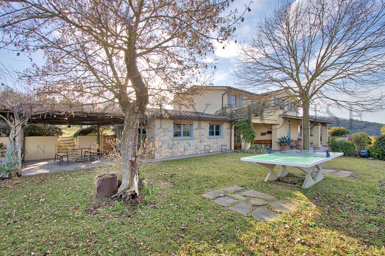 Villa con giardino a Arezzo