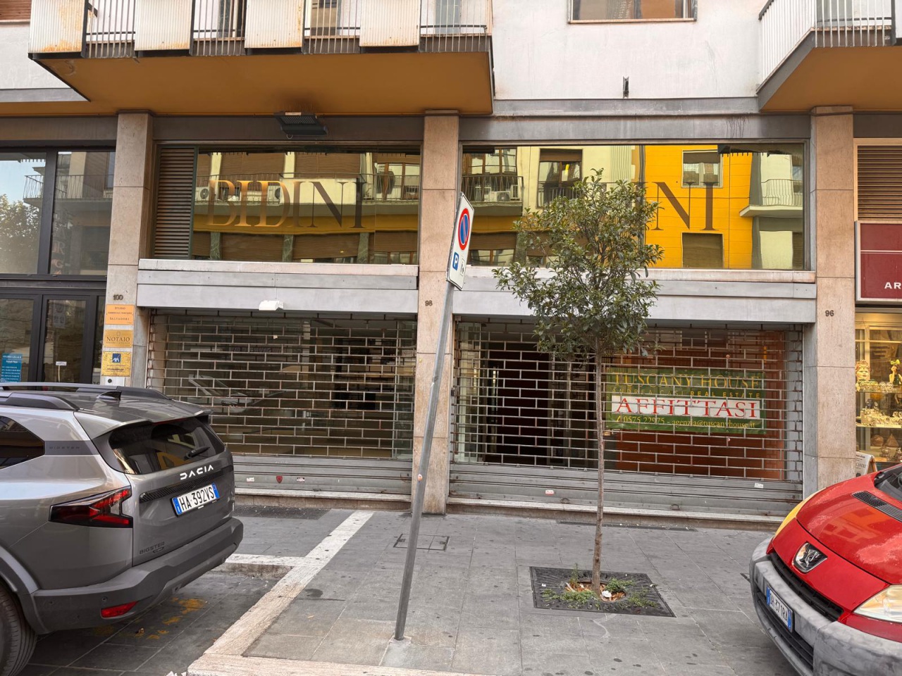 Locale commerciale in affitto in via guido monaco, Arezzo
