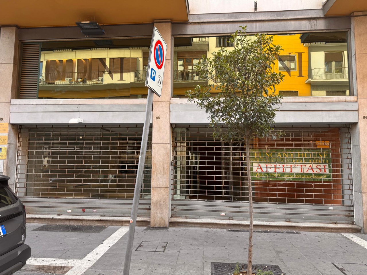 Locale commerciale in affitto in via guido monaco, Arezzo