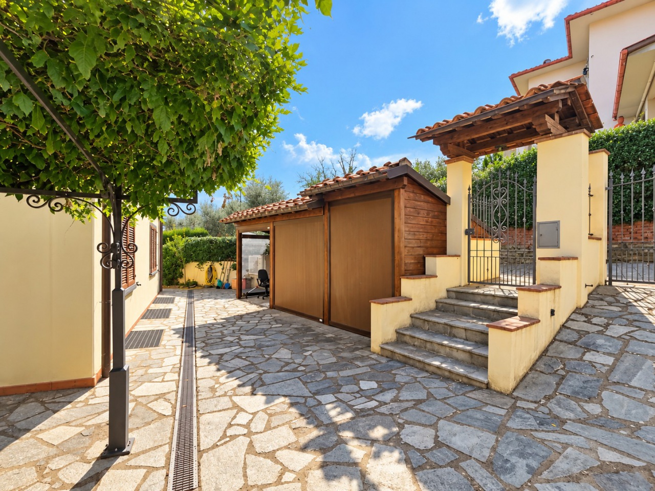 Casa indipendente con giardino a Arezzo
