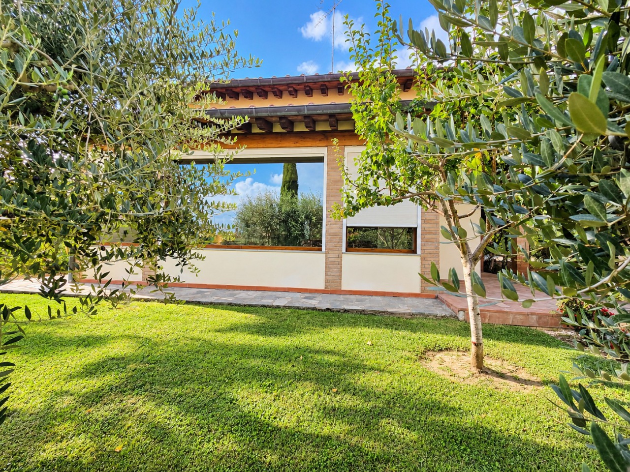 Casa indipendente con giardino a Arezzo
