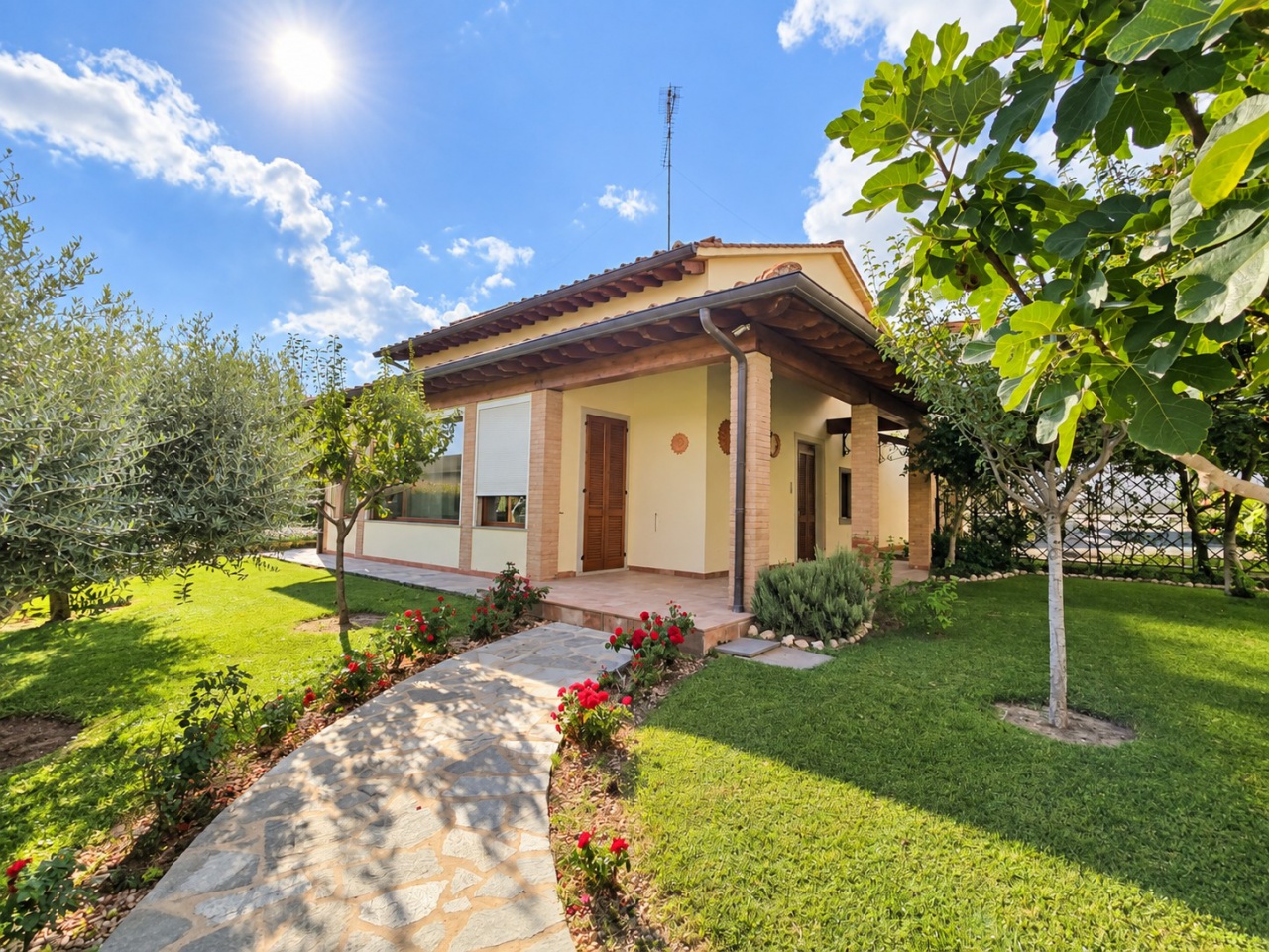 Casa indipendente con giardino a Arezzo