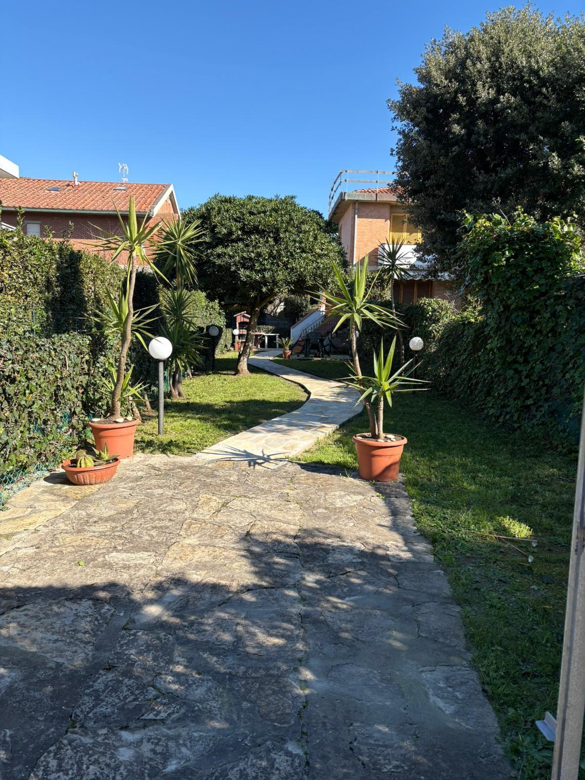 Trilocale arredato in affitto, Pisa tirrenia