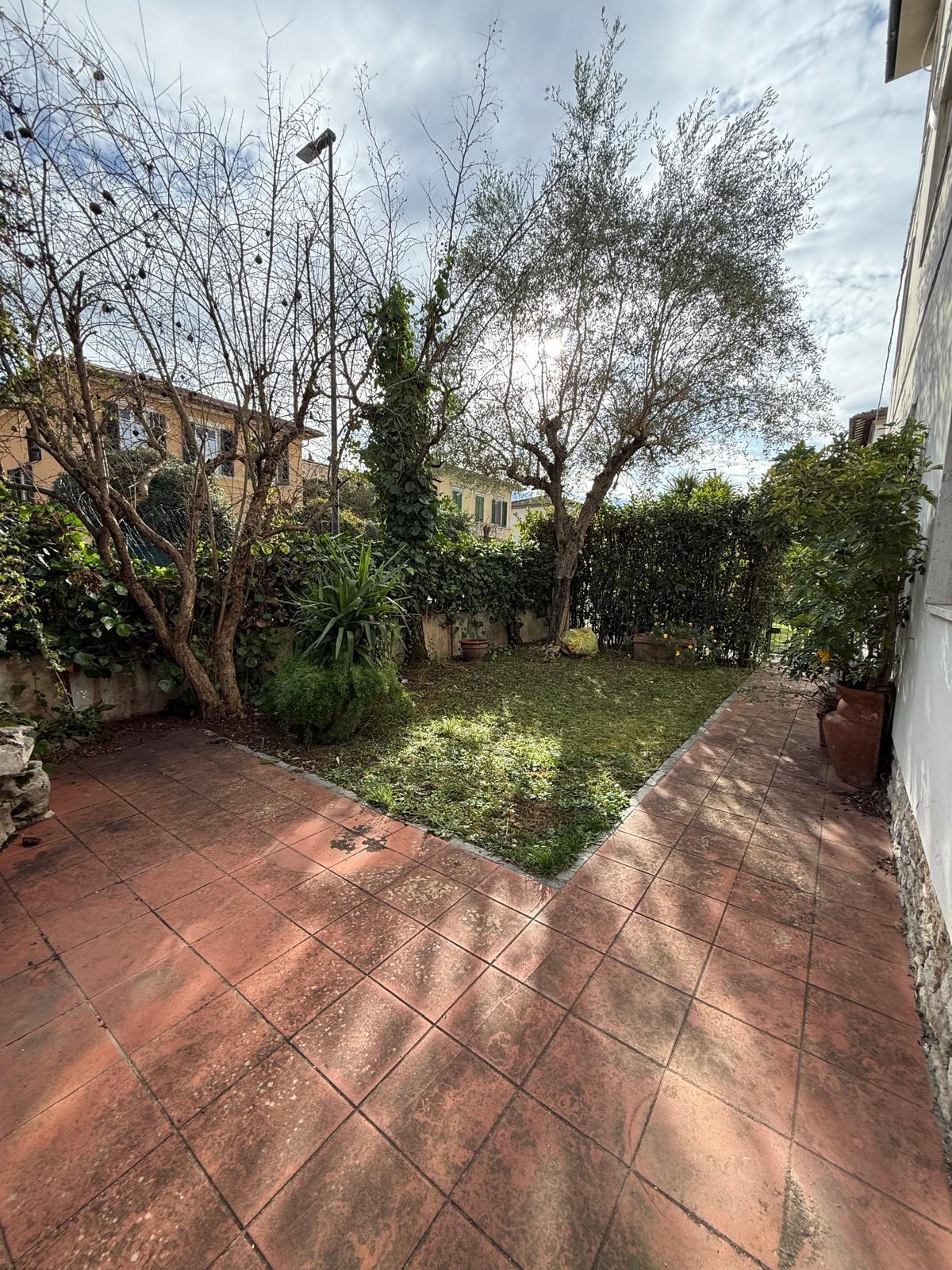 Appartamento con giardino, Pisa porta a lucca