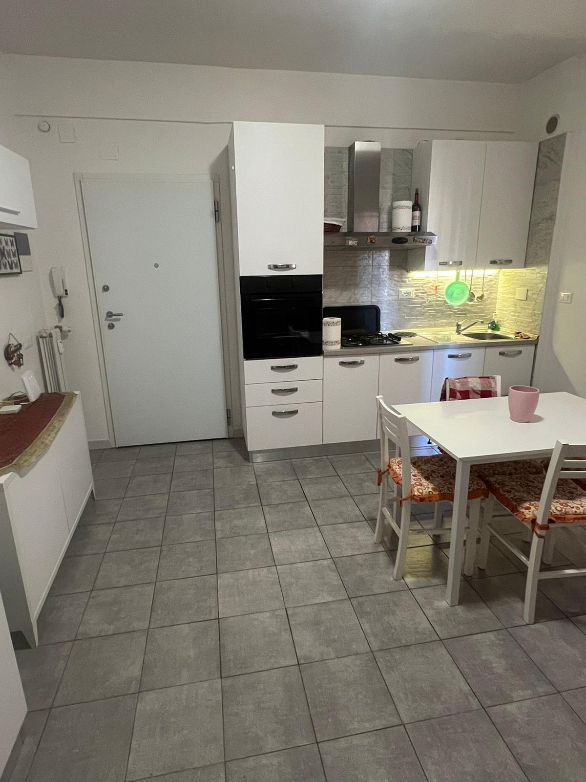 Trilocale arredato in affitto, Pisa don bosco - battelli