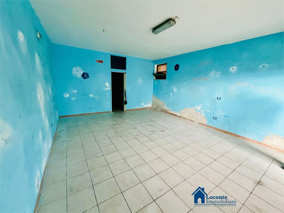 Locale commerciale in vendita a Cellamare