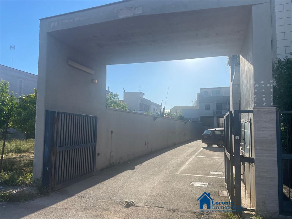 Magazzino in vendita a Cellamare