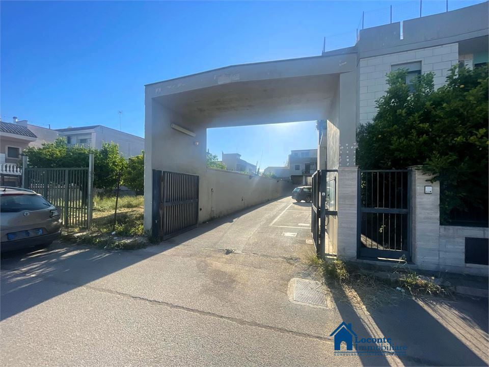 Magazzino in vendita a Cellamare
