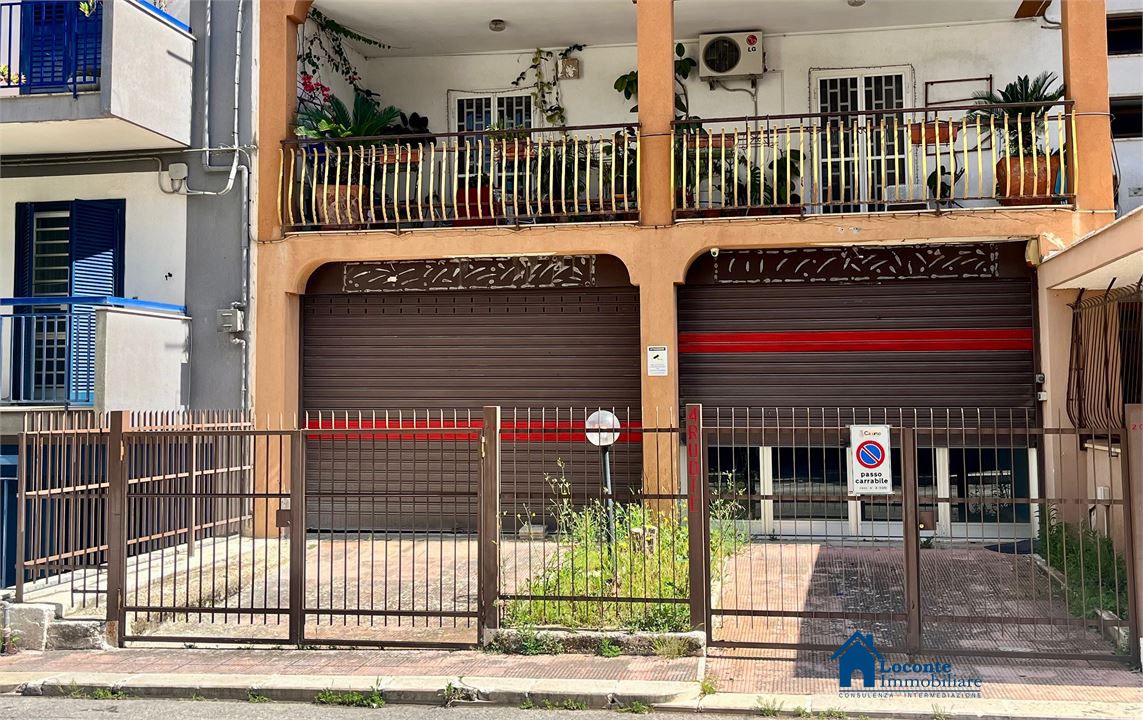 Locale commerciale in affitto a Capurso