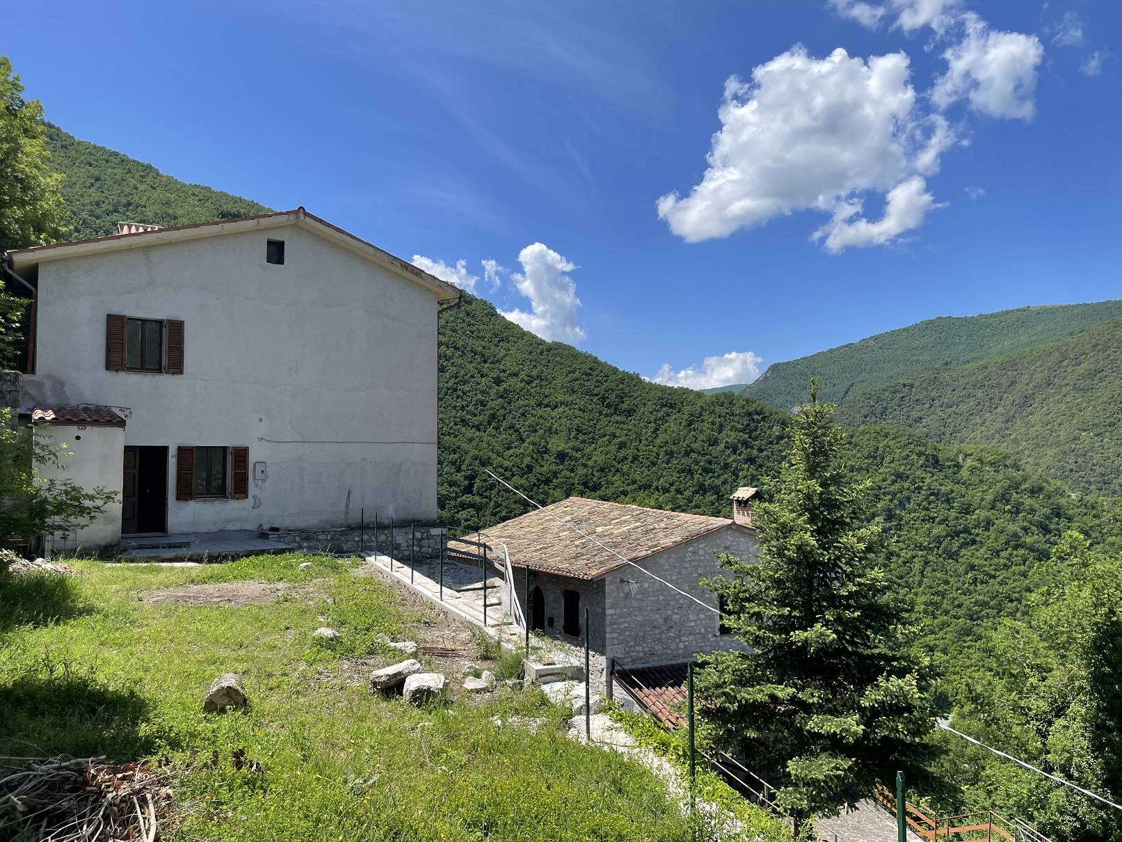 Casa indipendente con terrazzo, Cerreto di Spoleto ponte