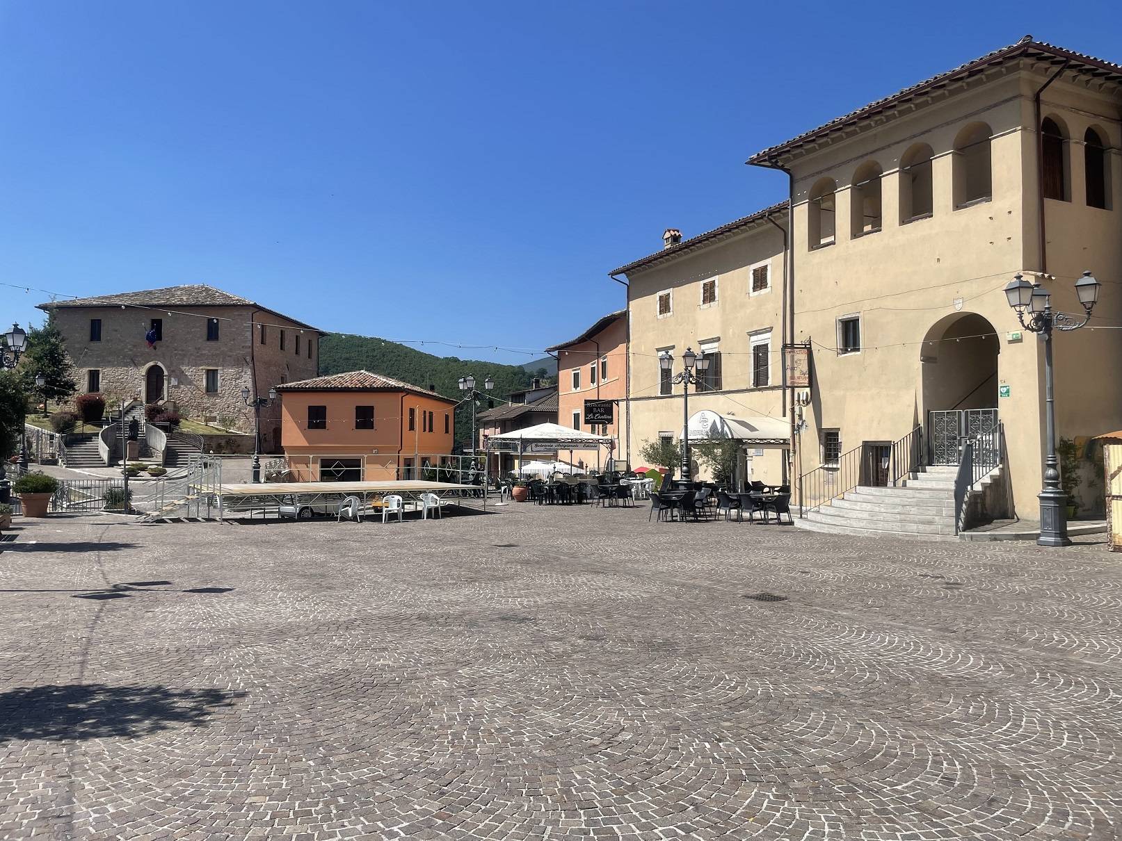 Bar in vendita a Cerreto di Spoleto, Cerreto di Spoleto - Centro