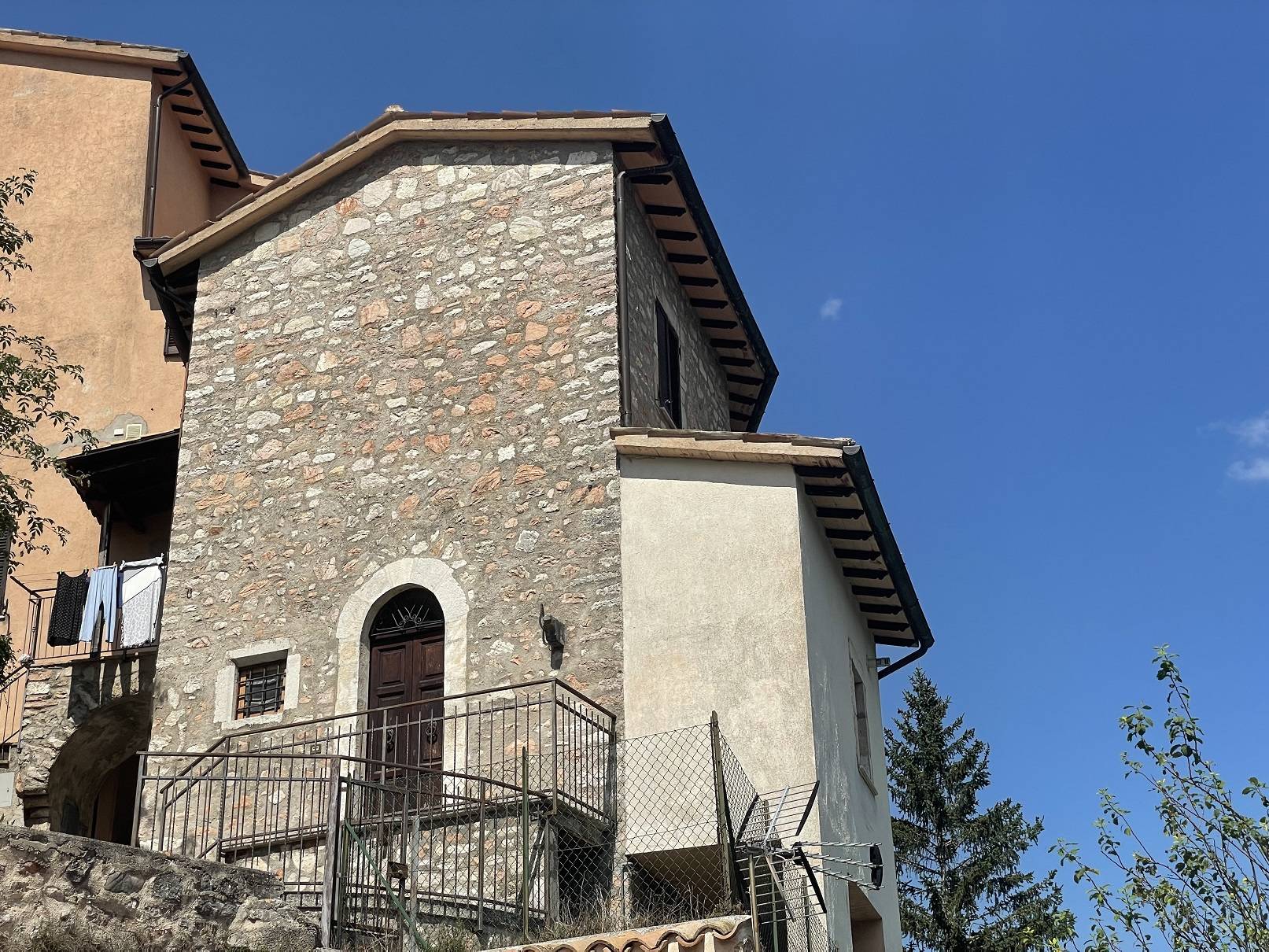 Casa semi indipendente in vendita a Cerreto di Spoleto, Cerreto di Spoleto - Centro