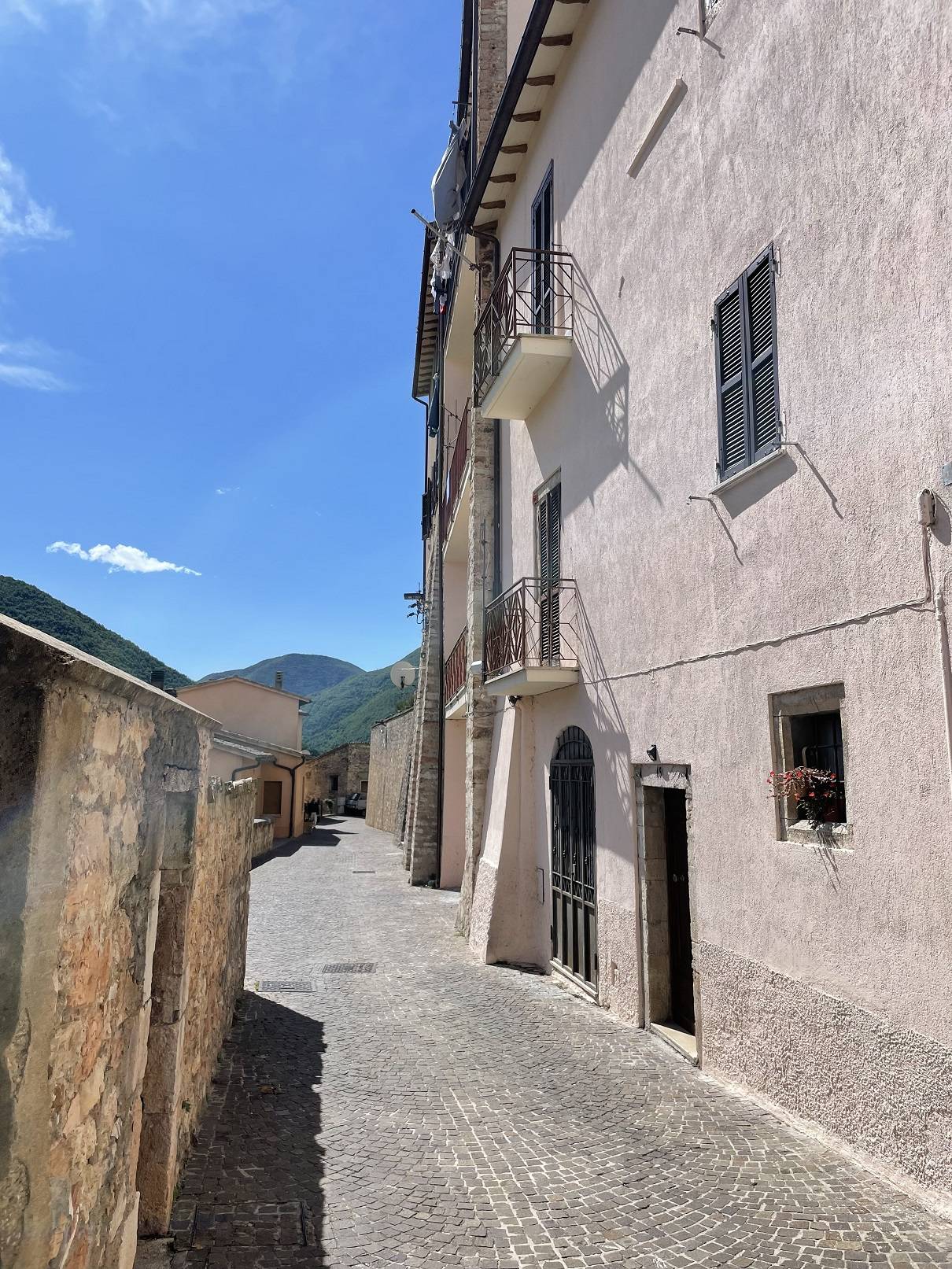 Appartamento in vendita a Cerreto di Spoleto, Cerreto di Spoleto - Centro