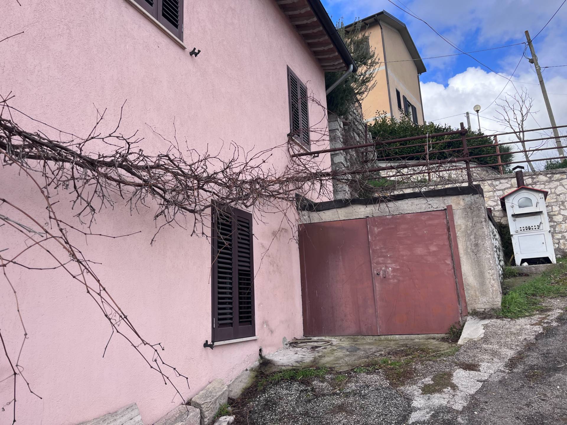 Casa semi indipendente in vendita a Sellano, Apagni