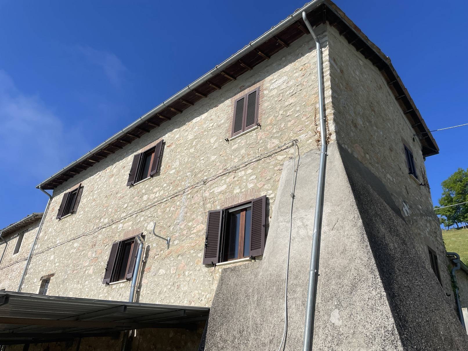 Rustico/Casale/Corte in vendita a Cerreto di Spoleto, Collesoglio