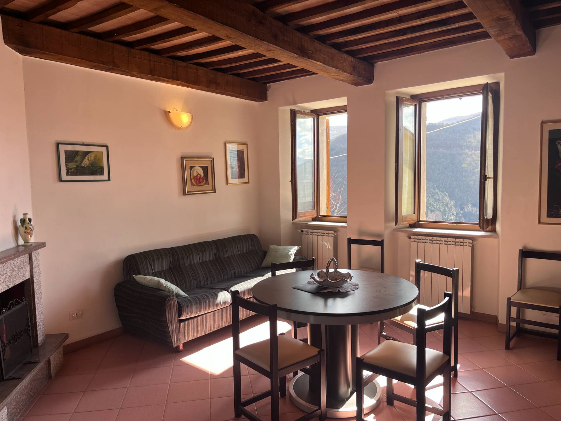 Casa semi indipendente in vendita a Sellano, Sellano - Centro