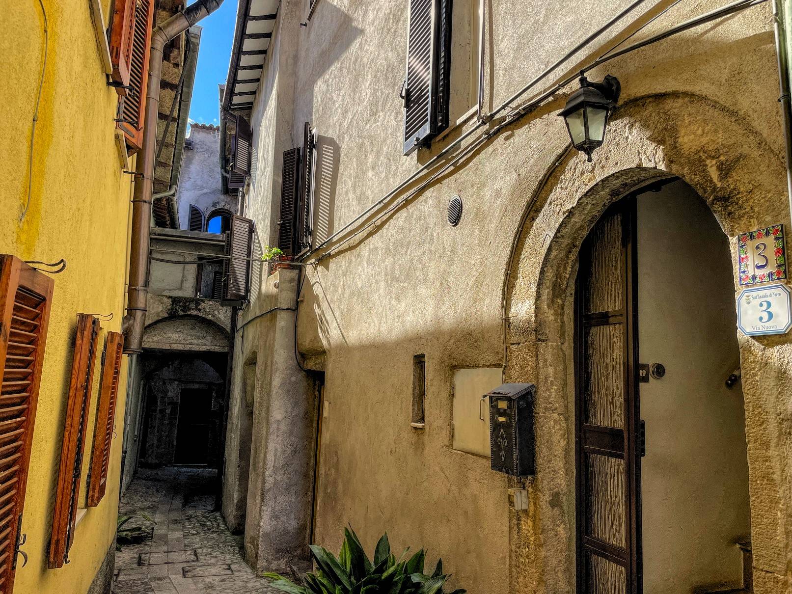 Appartamento indipendente in vendita a Sant'Anatolia di Narco